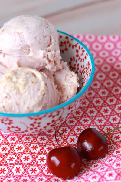 https://www.alyssaandcarla.com//wp-content/uploads/2014/05/cherry-ice-cream-with-a-brown-sugar-and-bourbon-swirl-from-www.alyssaandcarla.com_.jpg