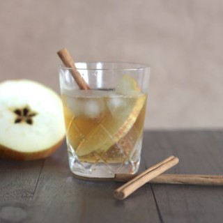 fantastic-fall-fizz-bourbon-ginger-drink-cocktail